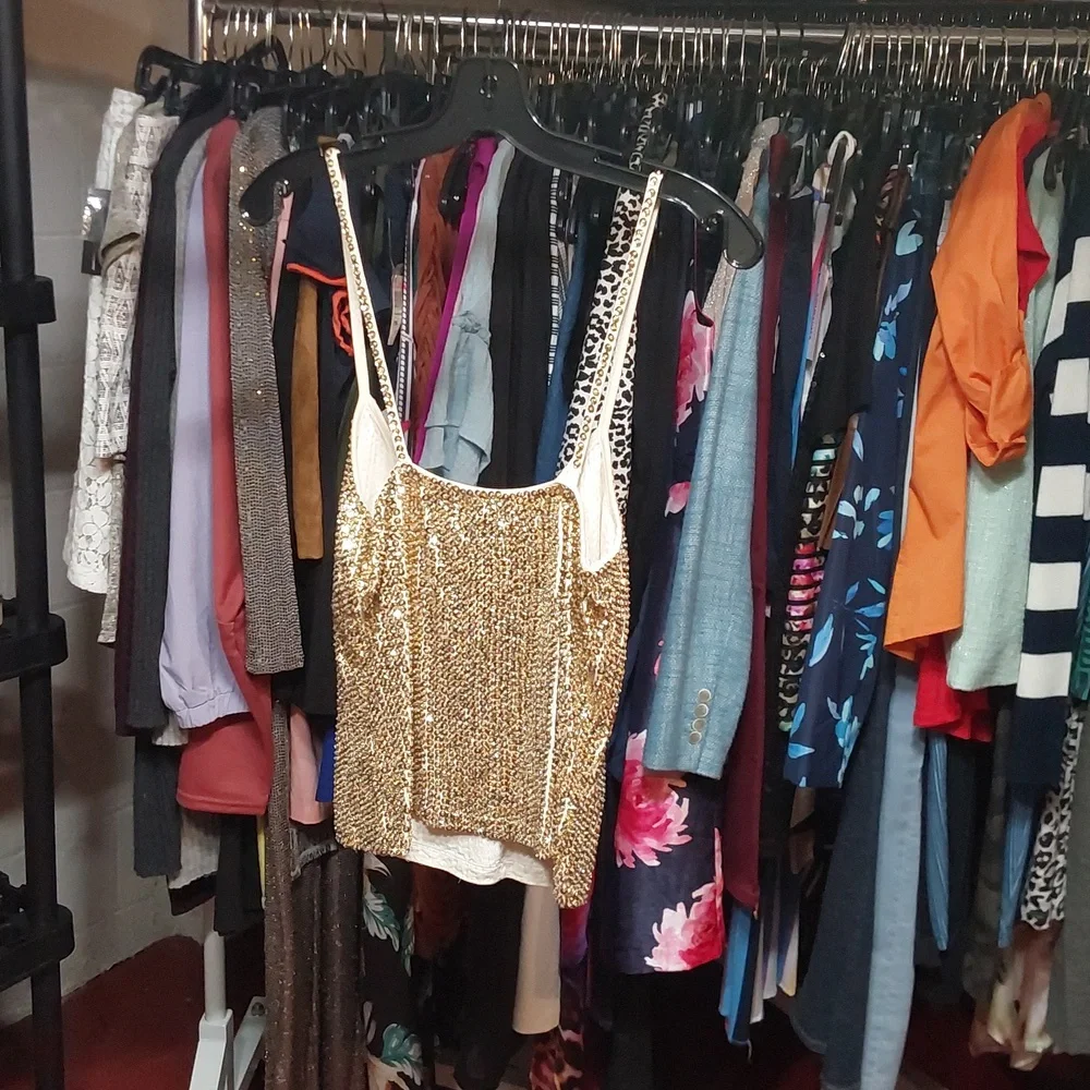 Top - Picture 2 of 5